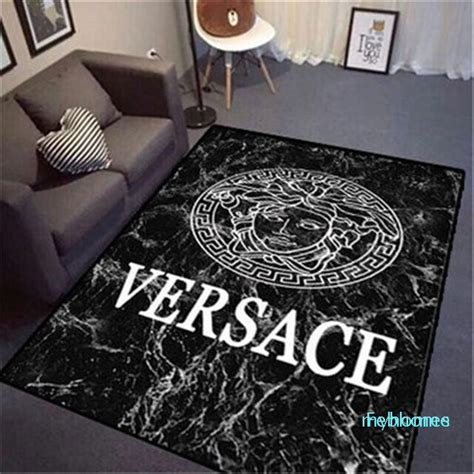 tappeto per bagno versace|1.